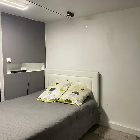 Privatunterkunft Ventabren Avec Mezzanine Nîmes